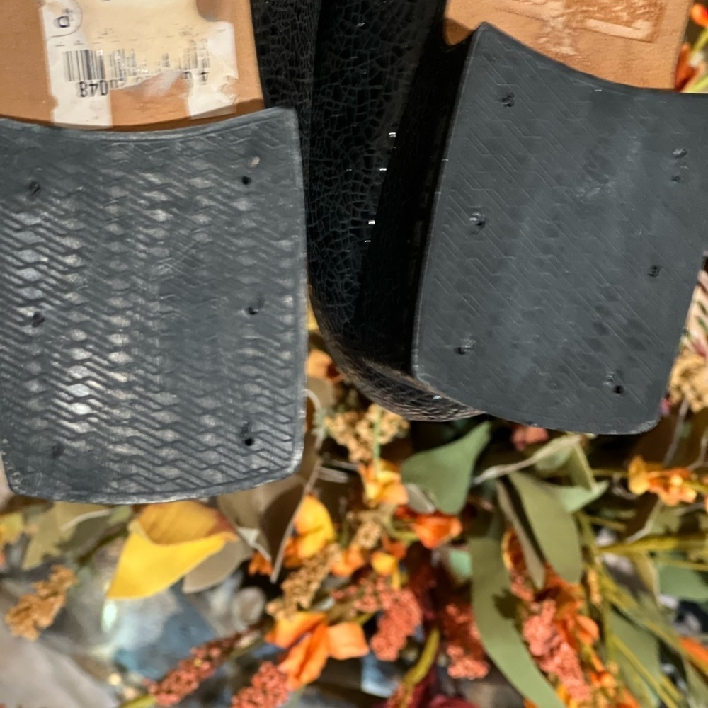 Never worn, Timothy Hitsman, leather upper and sole 1heel. 6M - Picture 9 of 9
